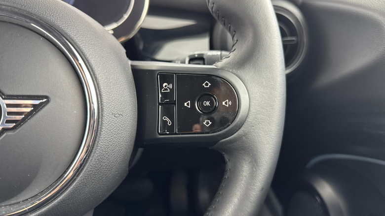 MINI Hatchback 135kW Cooper S Level 2 33kWh 3dr Auto Electric Hatchback